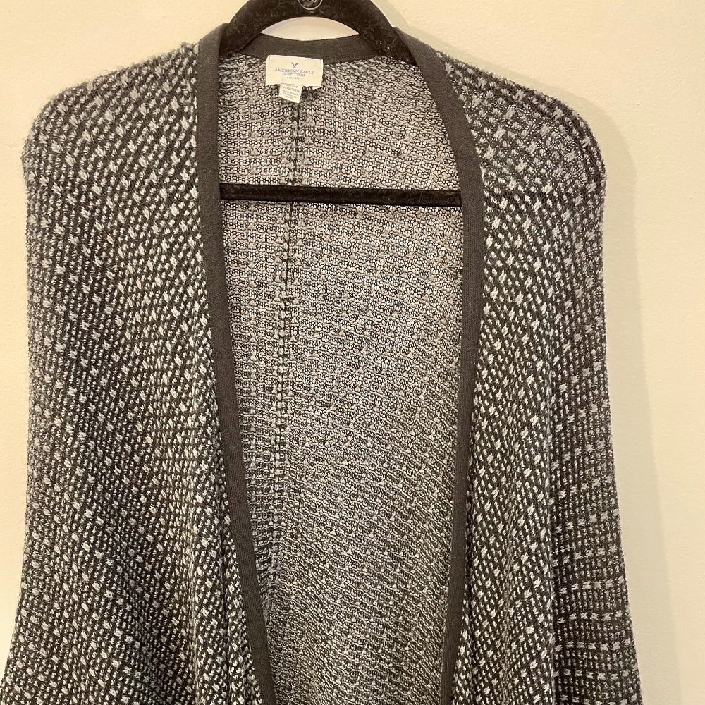 American Eagle Light Sweater Kimono